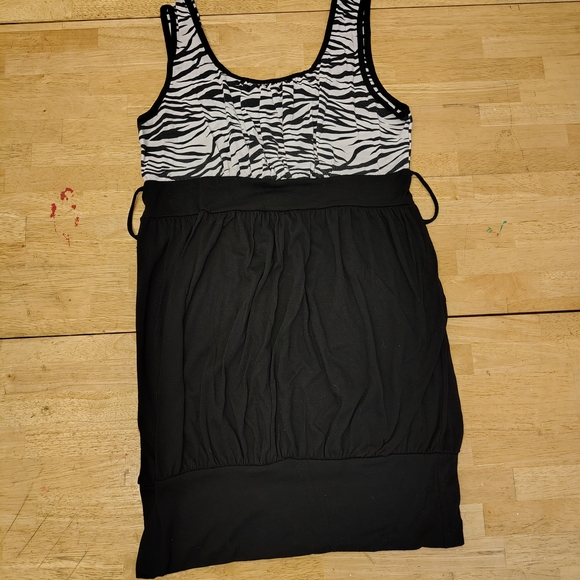 Mini Zebra Pattern Dress - Picture 3 of 4